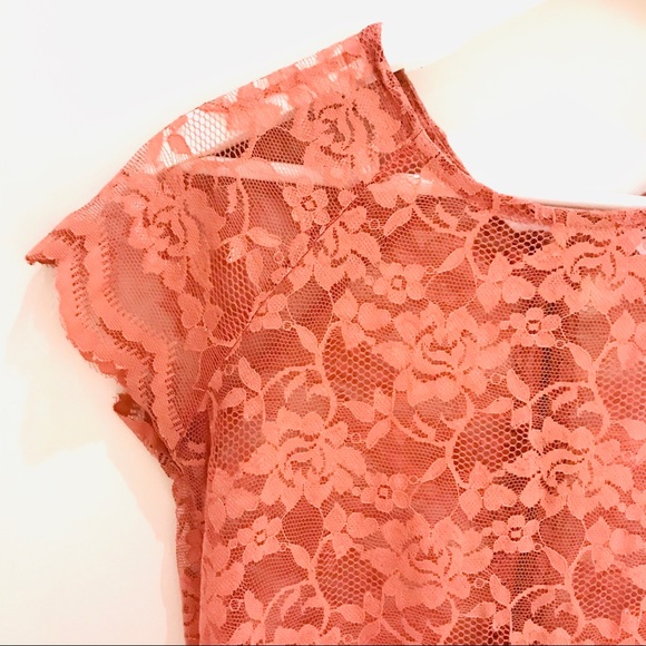 Lace Top Zipper in Back - Picture 4 of 6